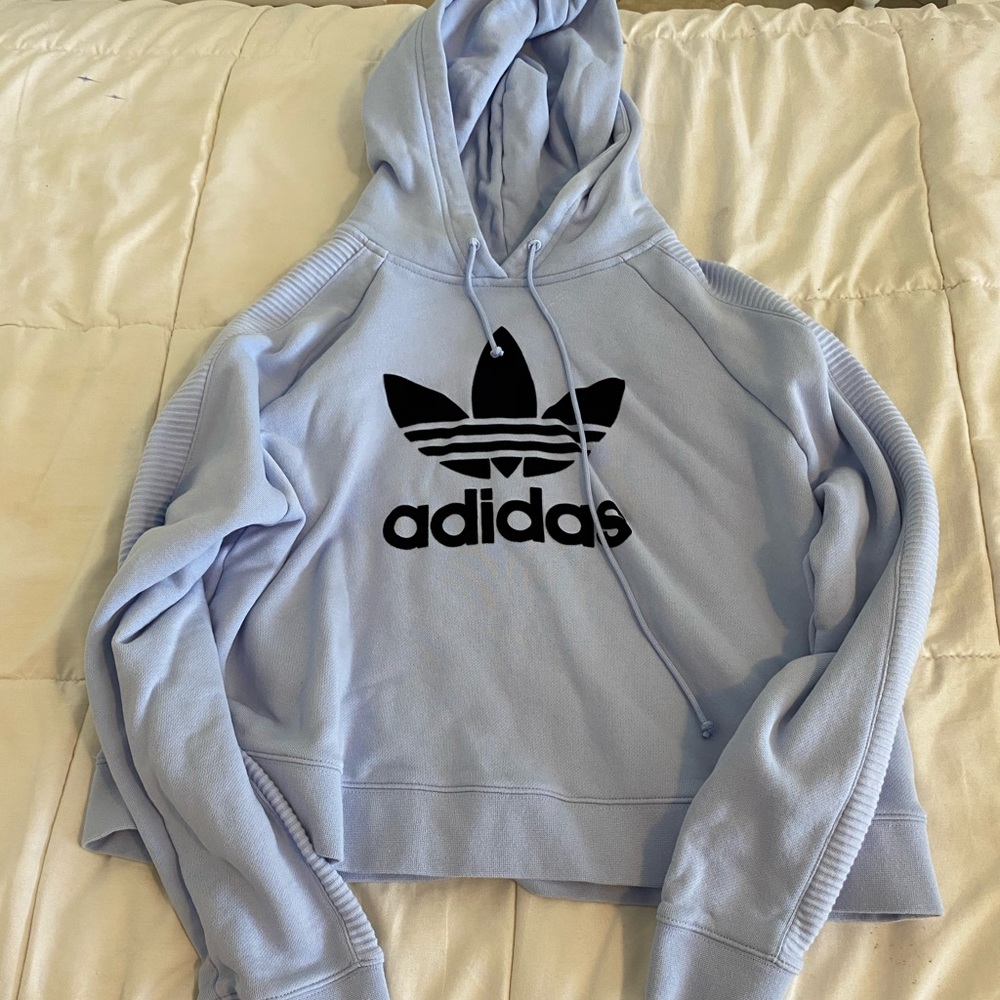 cropped adidas sweatshirt!